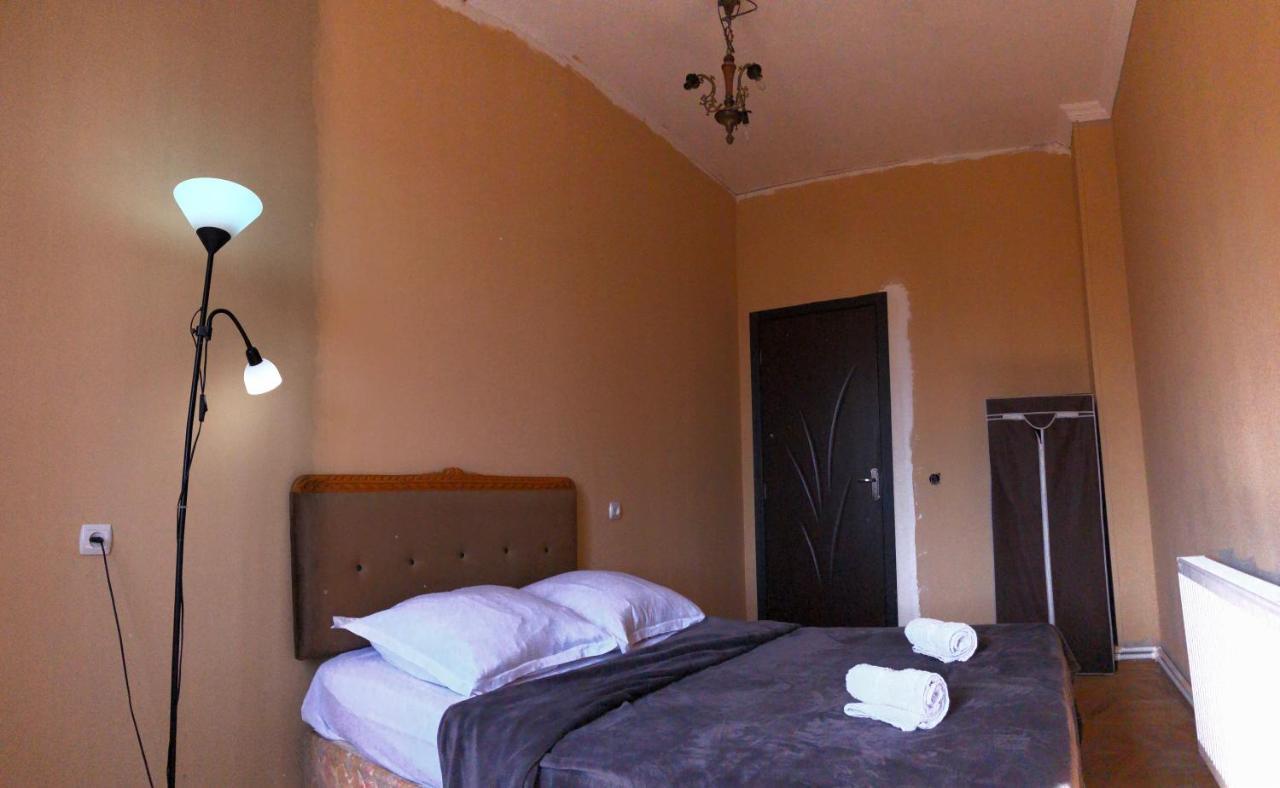Lucky Family Hotel Tiflis Exterior foto
